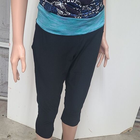 Spalding black with blue trim yoga capris - Picture 7 of 7